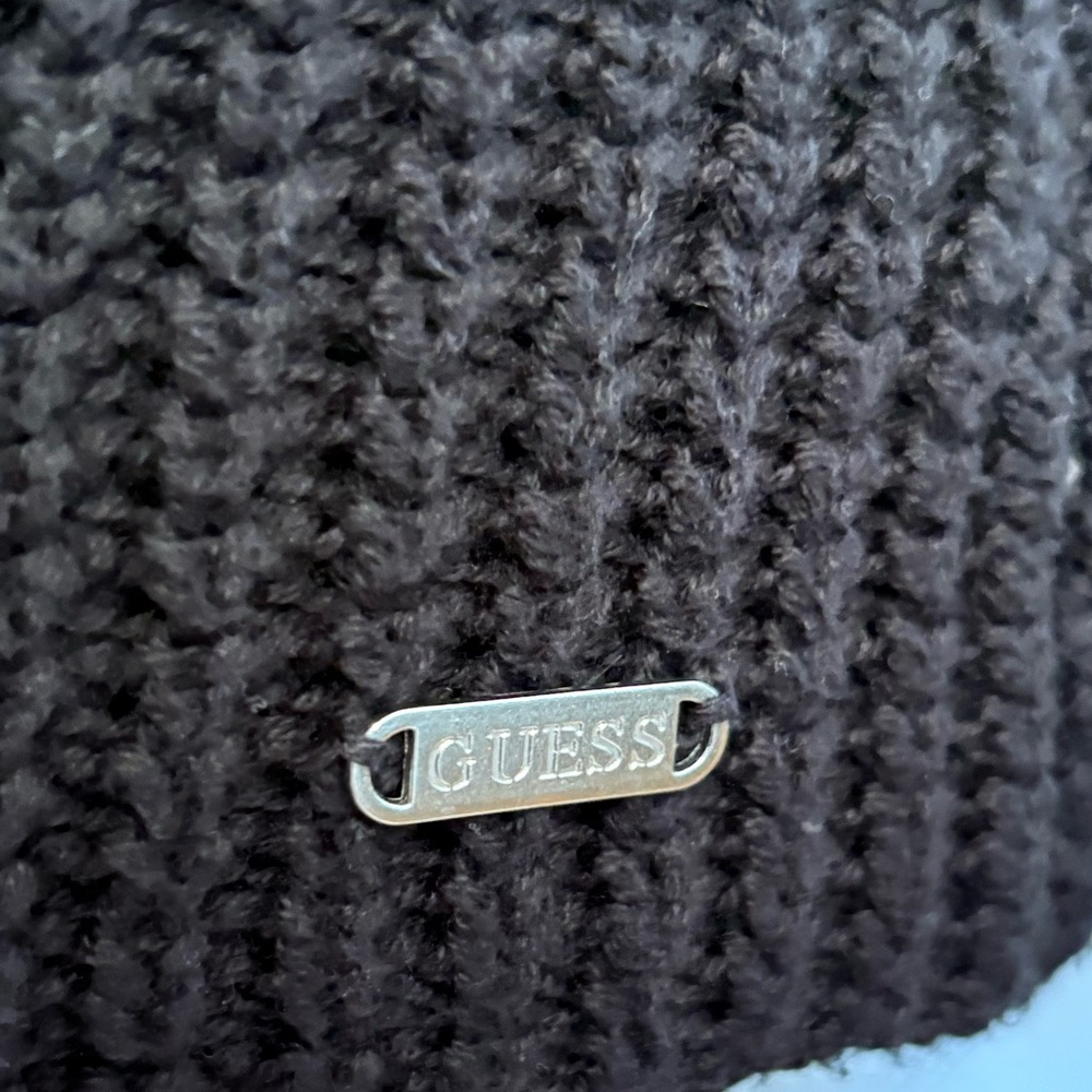 Vintage Guess Women’s Small Black Cable-Knit Sweater with Zip Shoulder Detail - Picture 5 of 6